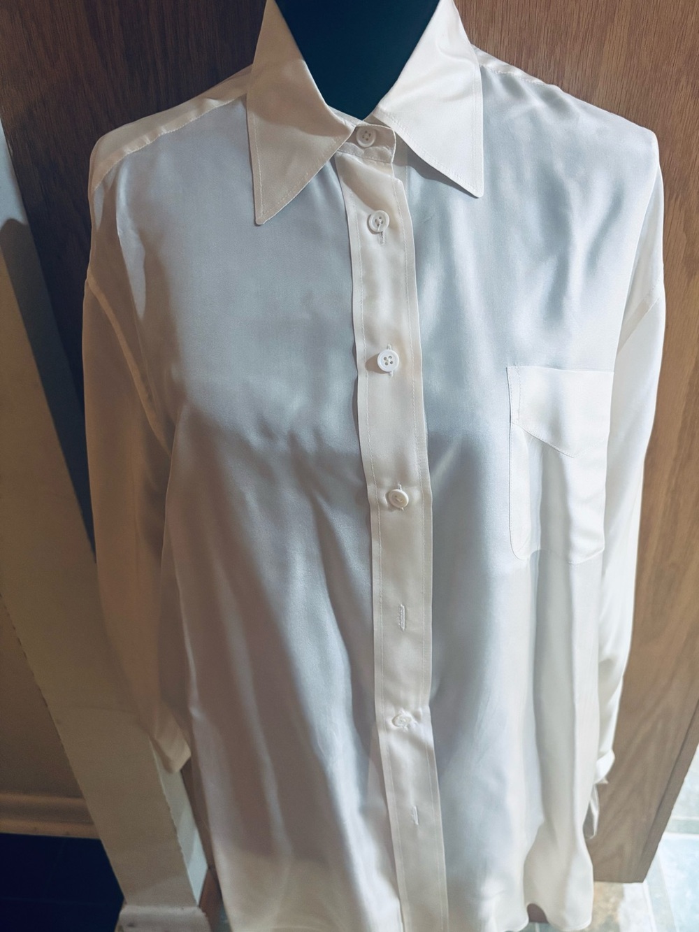 Linda Allard for Ellen Tracy 100% Silk Blouse in Cream